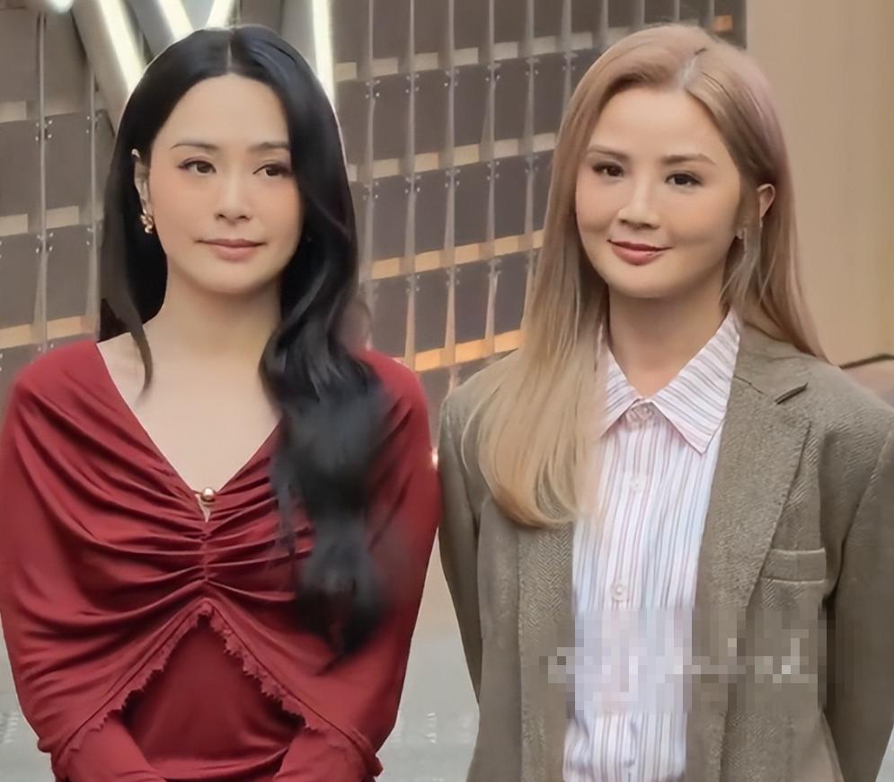 Twins合体出席开幕现场！44岁阿娇状态好美，阿Sa谈健身男友变胖