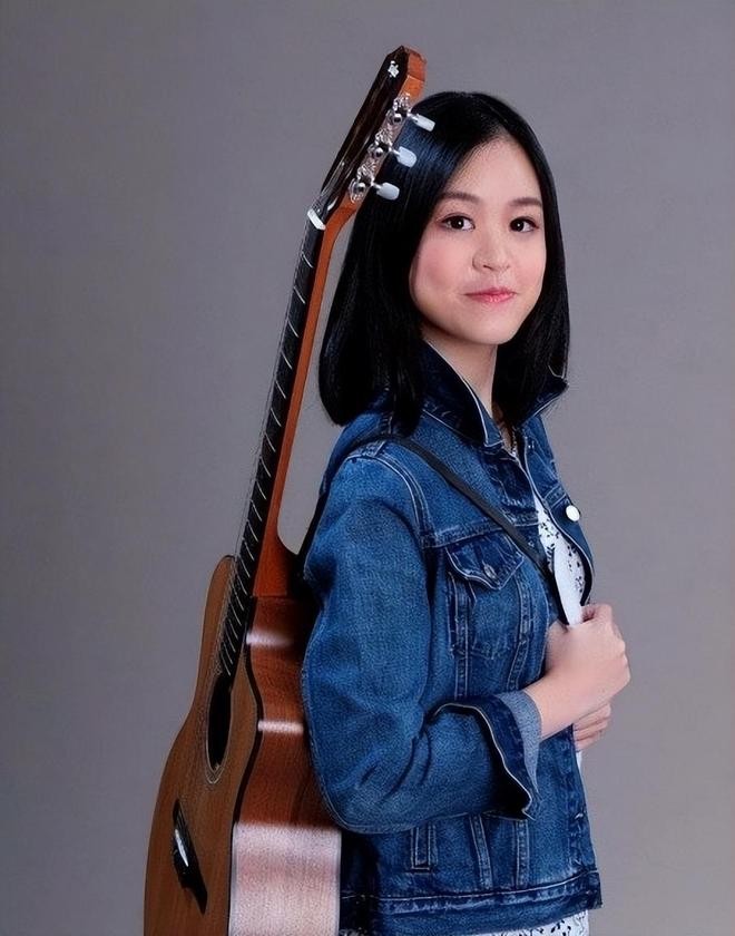 甘比17岁女儿：一脸富态，越长越像刘銮雄，比两个异母姐姐有福气