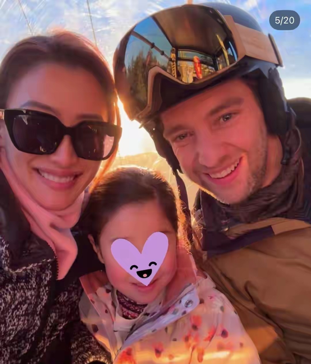 谢婷婷庆两周纪念，小7岁男友戴戒指拥吻，6岁女儿笑成表情包