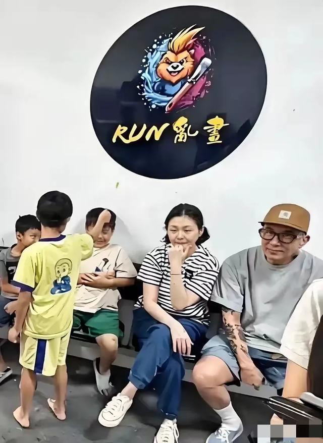 S妈晒全家福，大SAI祝福音频惹泪目，临终前八天聊天记录彰显人品