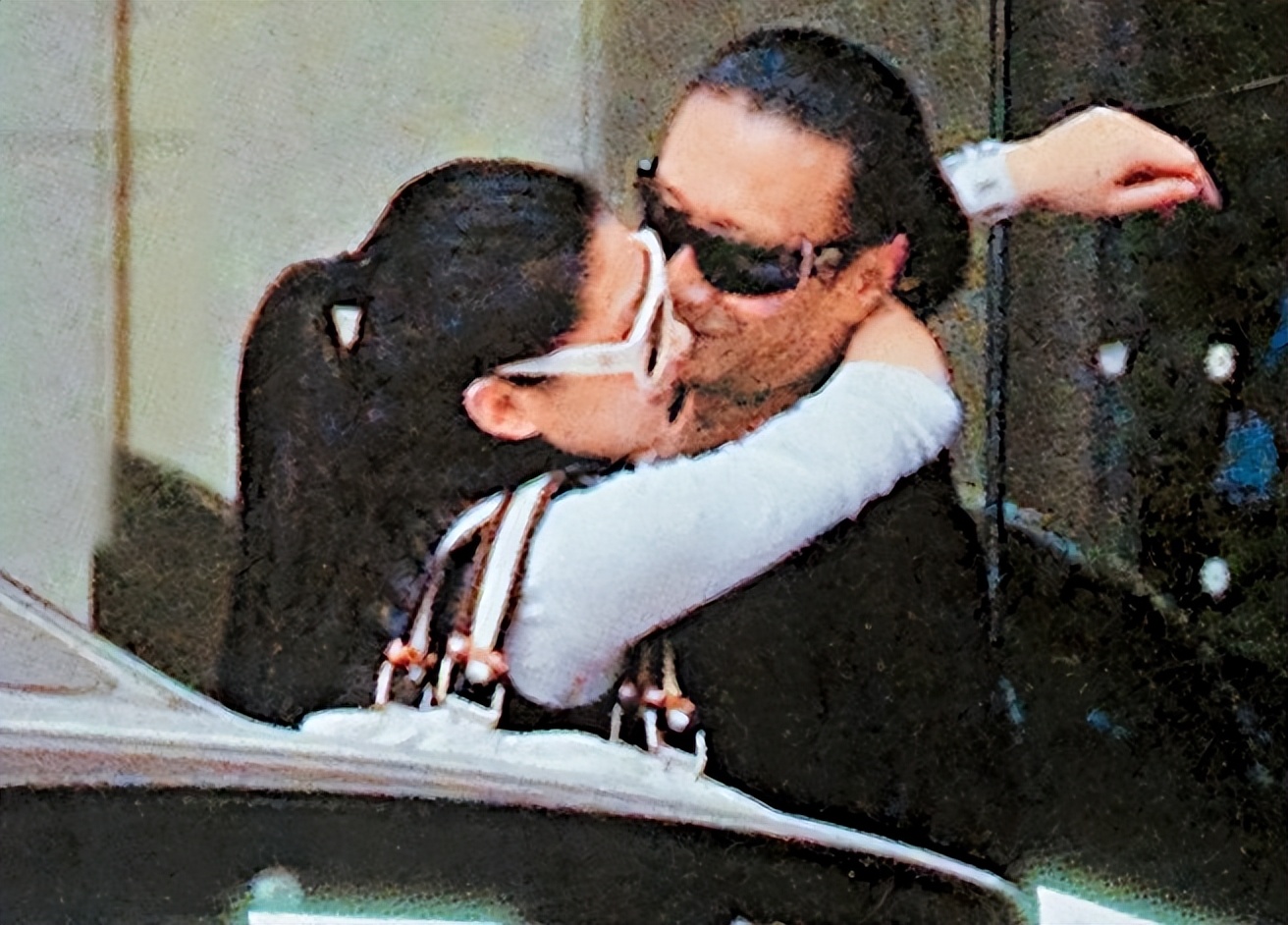 被谢贤养了12年，分手后拿着巨款周游世界，41岁的Coco胖到认不出