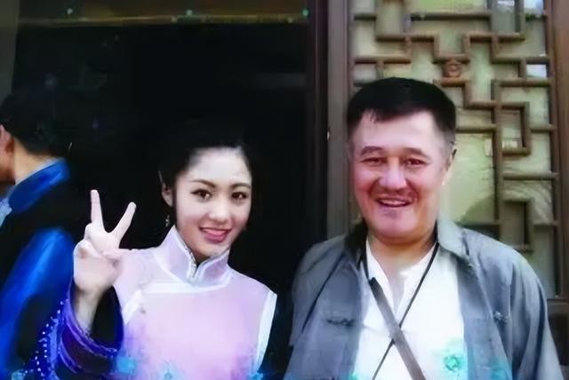 她被赵本山养了11年！却因被判了14年的前夫，伤了恩师的心！