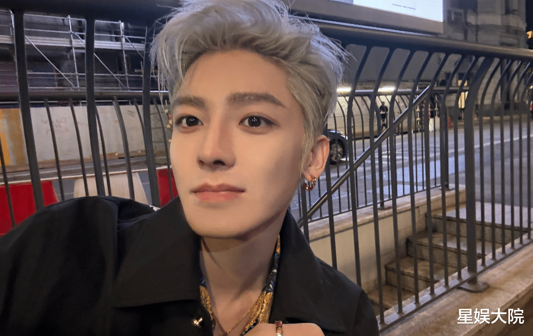 侯明昊新照曝光，网友惊呼“整容”是真的吗？