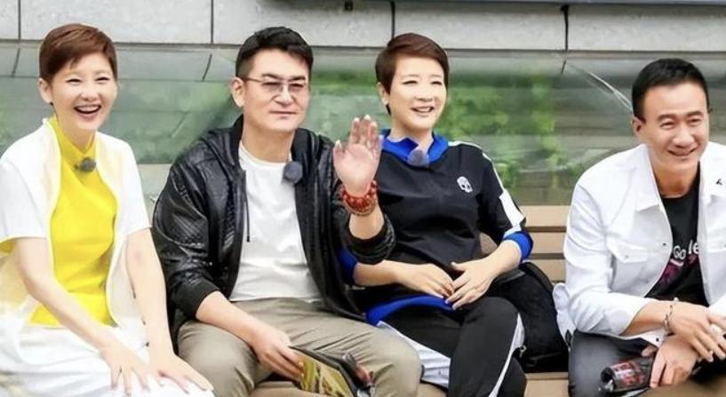 原来他们是夫妻,娶老师女儿恩爱31年,演完《归队》他又火了