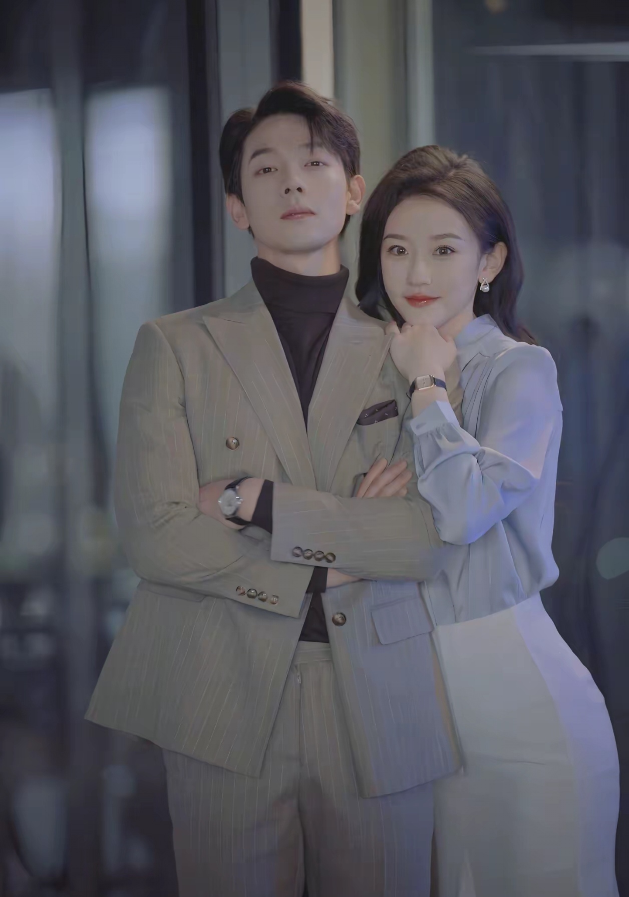 曾辉韩雨彤这对真情侣，大大方方营业 ，比那些想谈又不敢的强多了