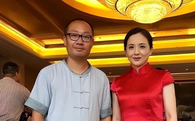 不拍吻戏、不嫁豪门,30岁演妈妈,如今59岁仍风采依旧