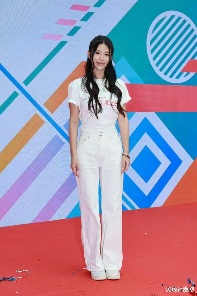 TVB“最强body”自认陷事业低潮!靠积蓄维生,不敢主动争取工作