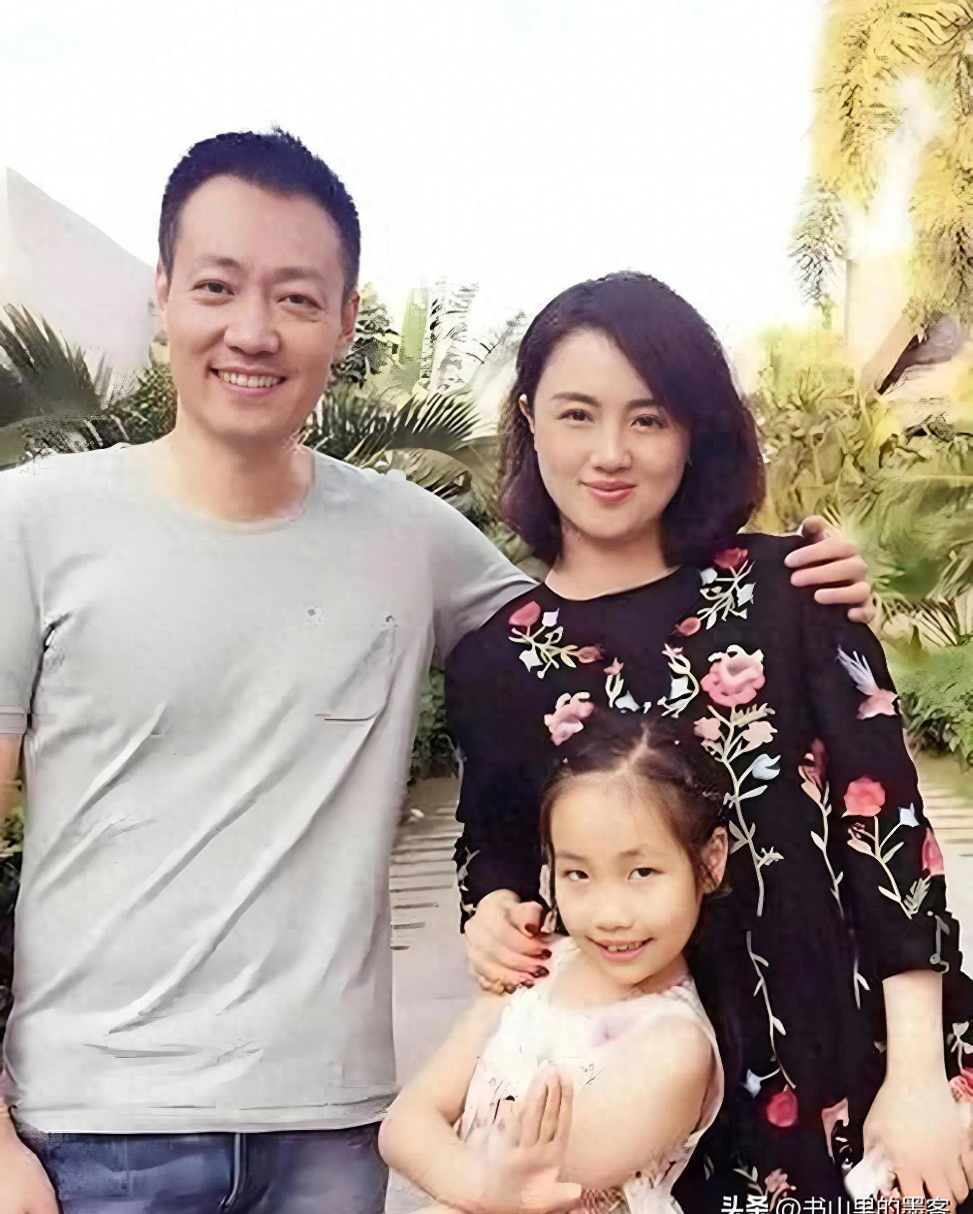 辛柏青现身春晚彩排,全网吵翻了天,他到底怎么了?