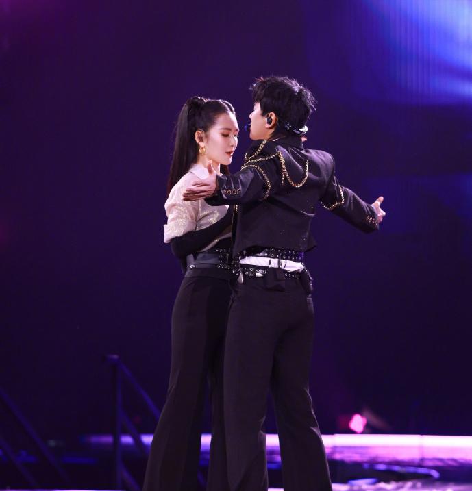 她才不是软柿子，谢娜直面身材争议，给所有“已婚女人”上了一课