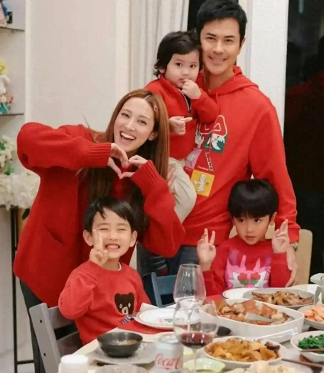 TVB视帝晒出游照，为让儿子学中文入读传统名校，被嘲靠老婆养