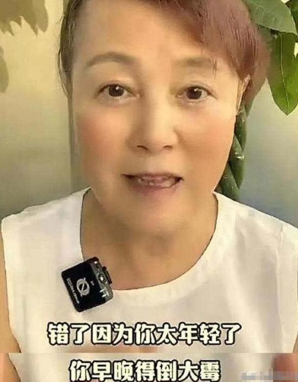 狐狸尾巴藏不住了！以为能“毁掉”何晴 不料自己先被扒个底朝天