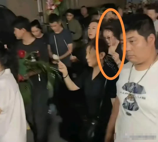 杨少华吊唁现场突发闹剧!徒弟找杨议解决个人恩怨,长子透露内情