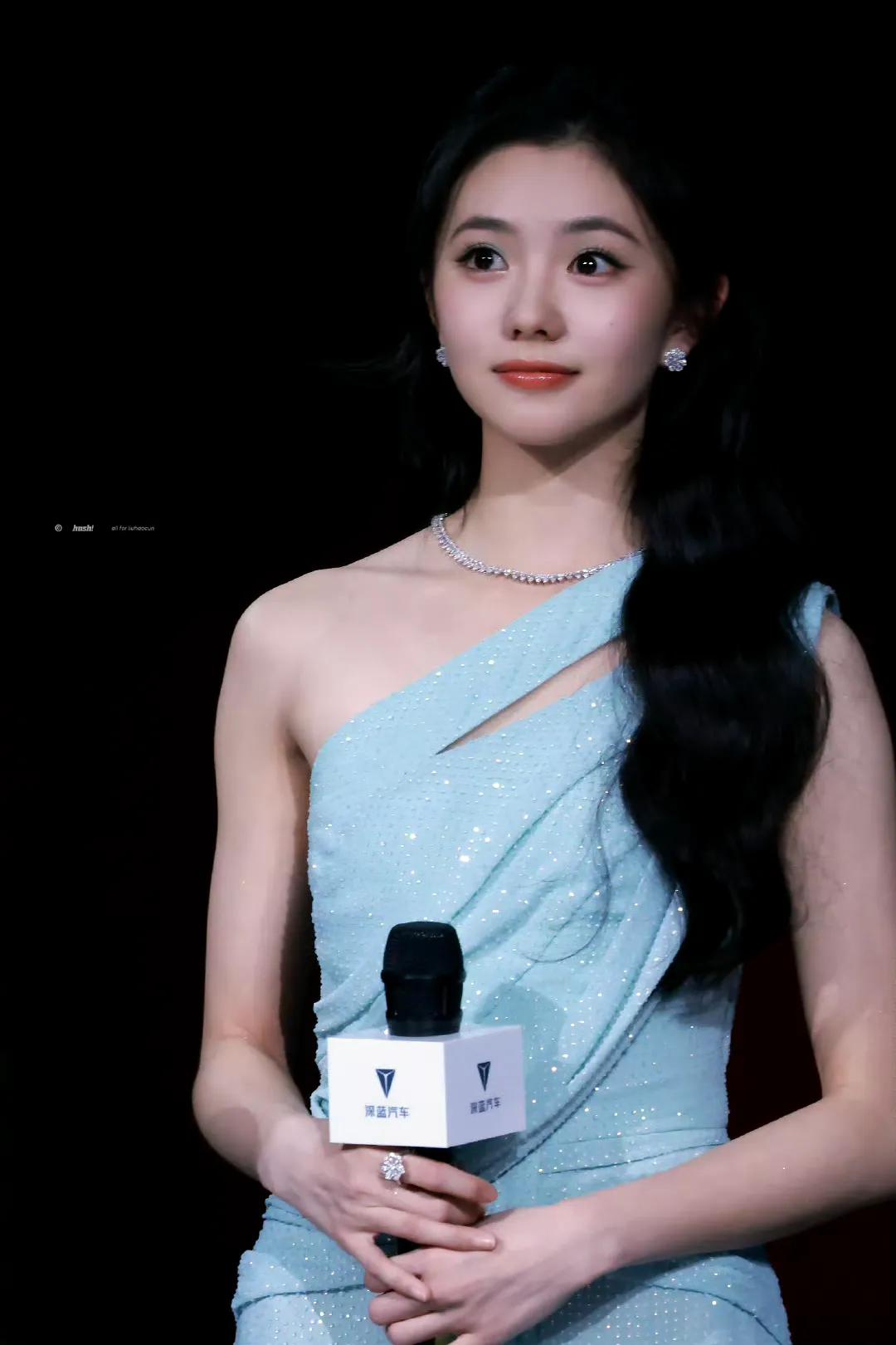 刘浩存 深蓝汽车发布会 ???