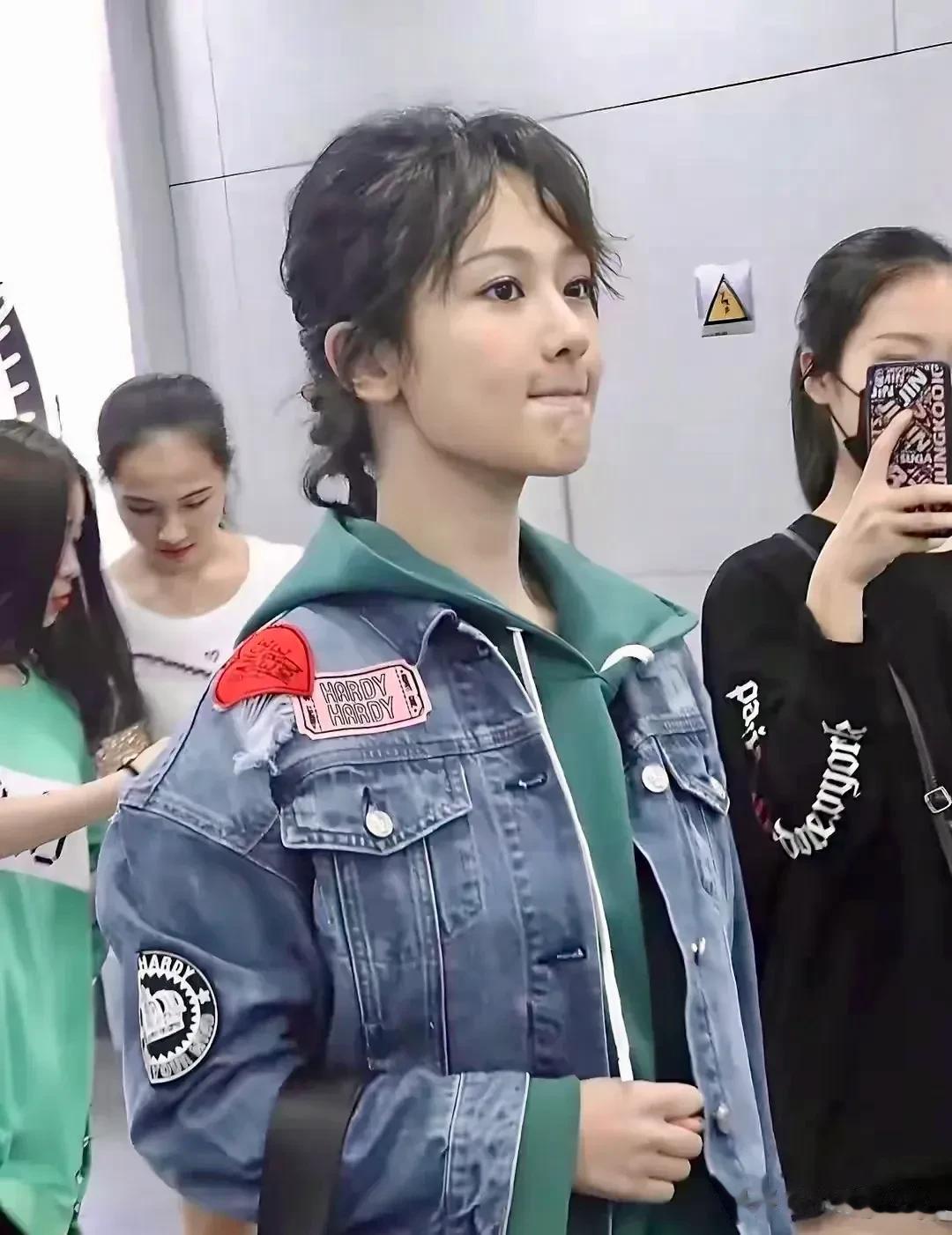 杨紫的新形象让所有的粉丝们眼前一亮，太美了。