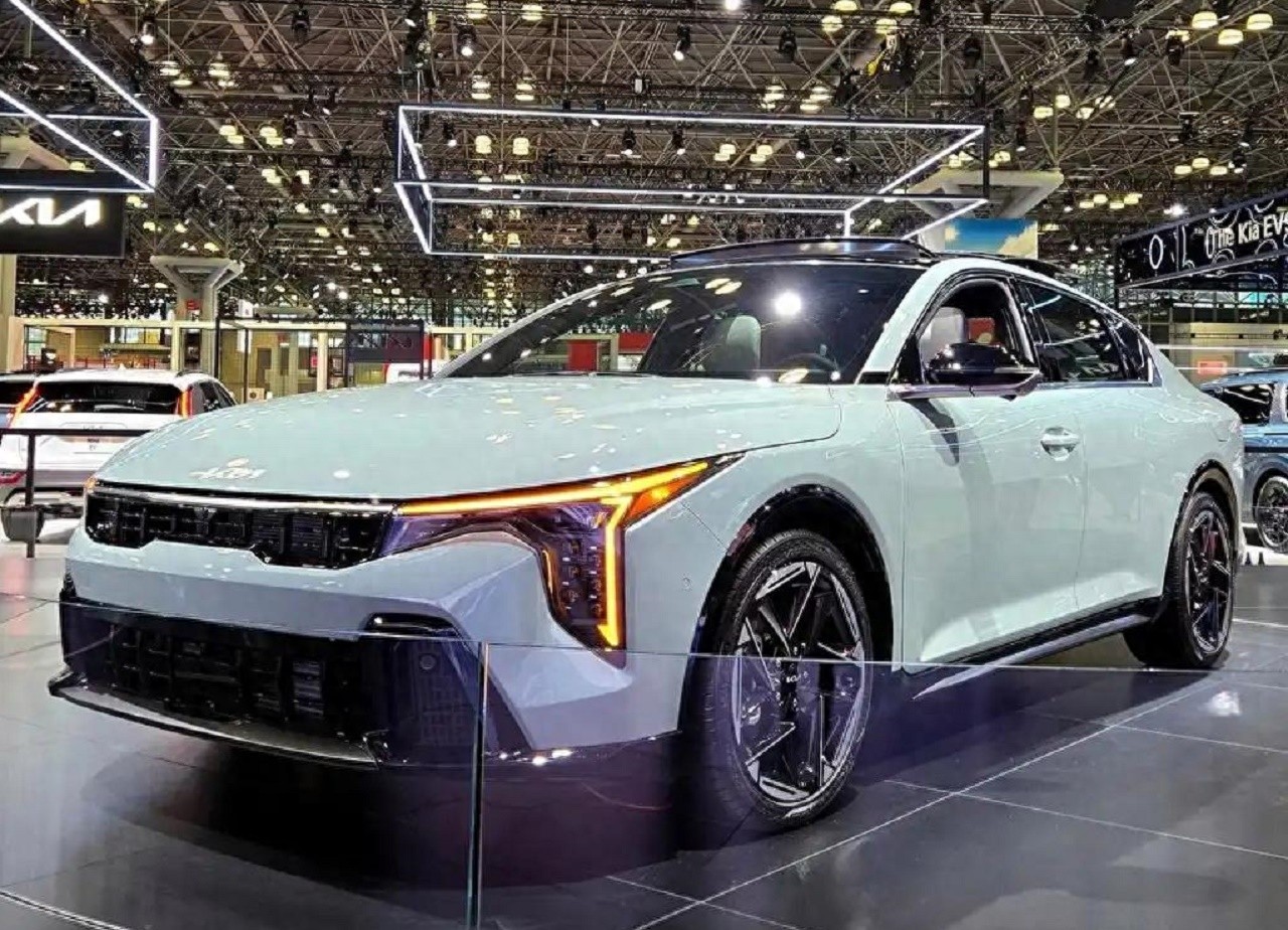 十万级轿跑，惊艳来袭？全新起亚K4，你准备好了吗？