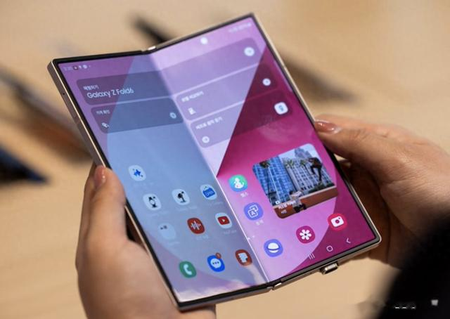 三星S25 Edge发布在即!Z Fold7或成史上最薄折叠机,轻薄战打响?