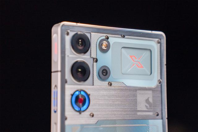 主动散热风扇再现江湖,电竞游戏手机玩家「泪目」了吗?