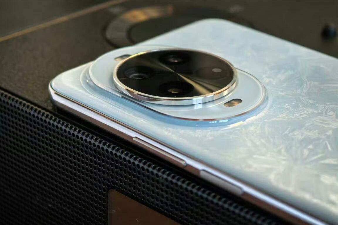 华为舍弃高利润!发布三个月降至2826元,鸿蒙OS+5500mAh+100W