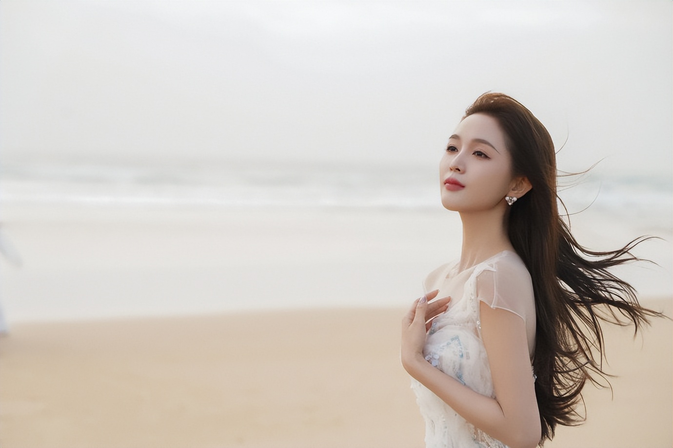 《乘风2025》李晟大火后,姐姐们的态度立马改变,而她最现实