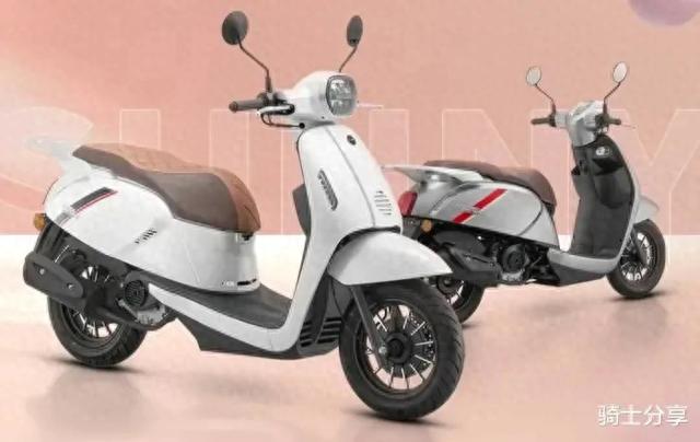 售价7980元，阳光50上市，近期蓝牌小踏板最便宜车型！