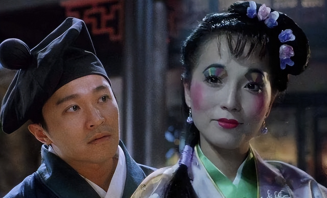 心酸!62岁港星景区打工,曾参演《唐伯虎点秋香》,今却无戏可拍