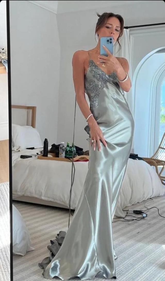 大布丈母娘也是狠角色！67岁戴94克拉巨钻出场，全面碾压48岁贝嫂