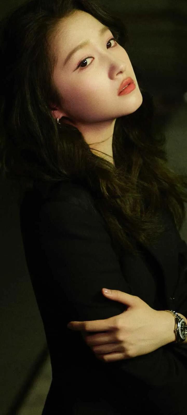 关晓彤颜值不算出众，但大长腿实力抢眼