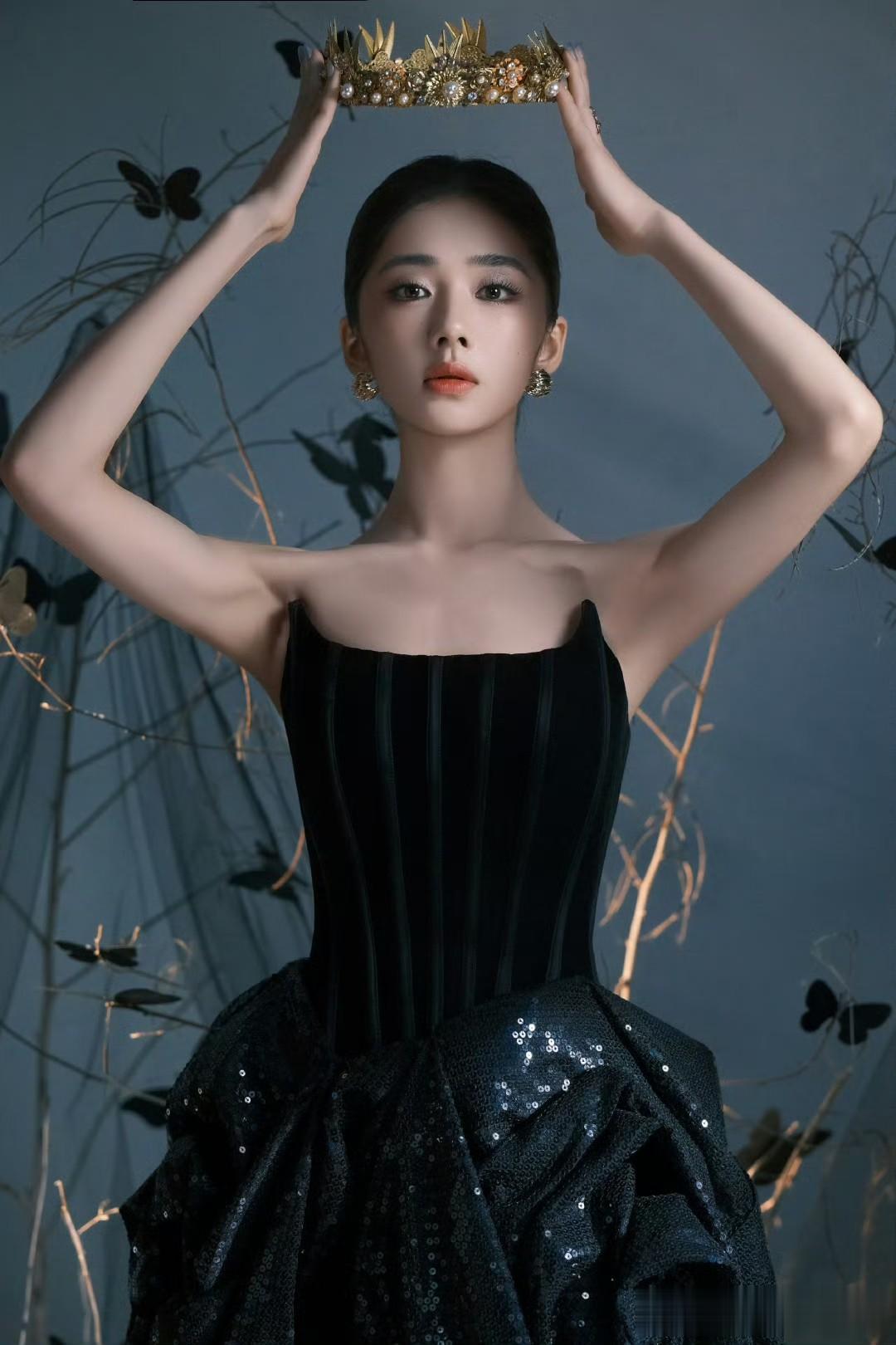 王影璐戴皇冠那模样,真的太惊艳了