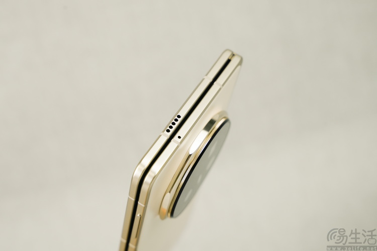 荣耀Magic V5评测:既薄又强,重新定义AI旗舰大折叠