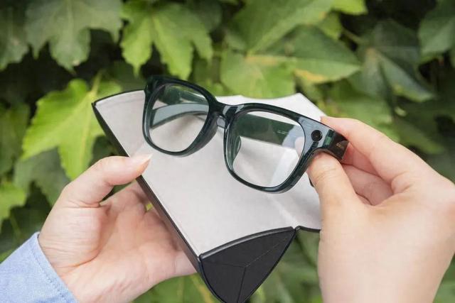 首銷破三萬臺，「賣爆」的小米眼鏡給行業帶來了什么？