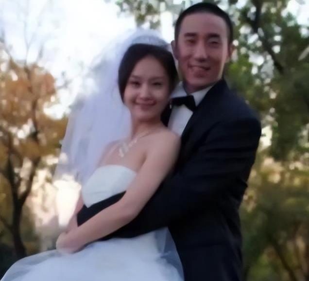 42岁房祖名终于开窍了，这才是富二代的活法，成龙的牺牲全白费了