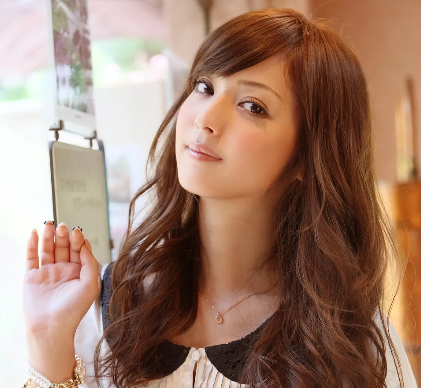 “日本第一美女”下嫁丑男，丈夫劈腿182人，结局太讽刺！