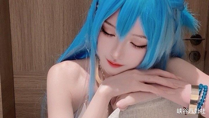 腐团儿:从草根到顶流,如何成为千万粉丝的“白月光”?