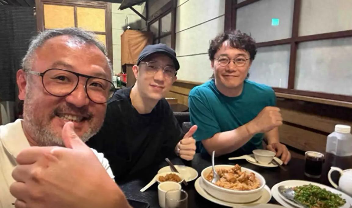 好爹有多重要?房祖名开百万豪车,和天王聚餐,柯震东已查无此人