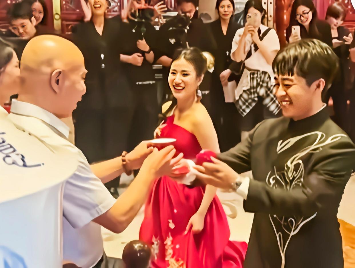 郭德纲缺席徒弟婚礼被骂?看完真相后网友集体道歉:这格局绝了!