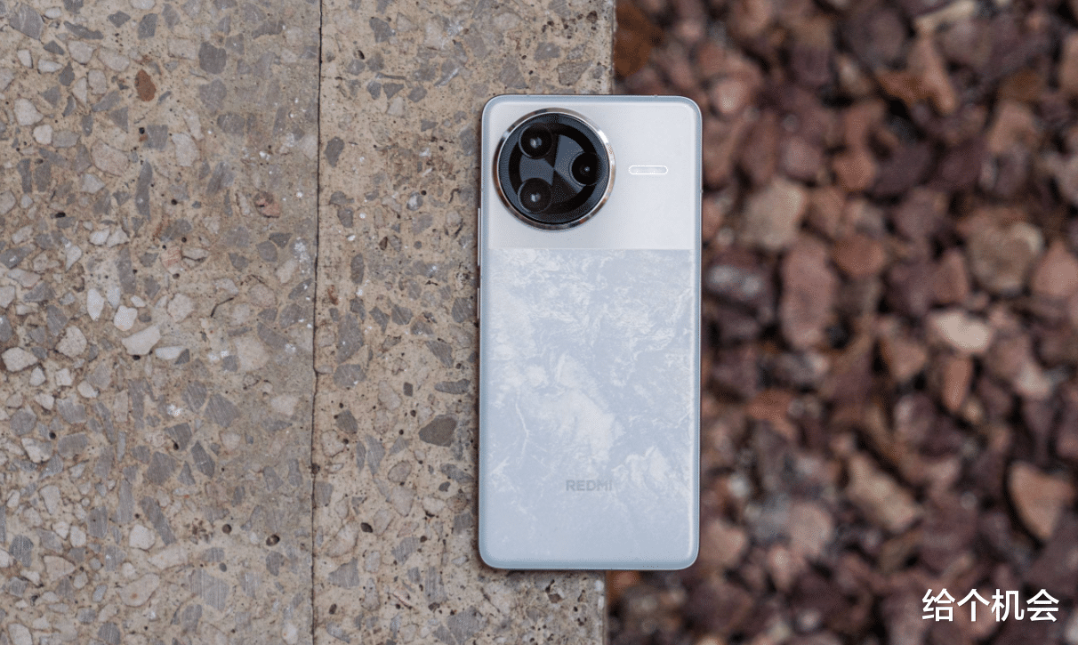 目前“最值得”买的骁龙8至尊手机,IP68+2k屏+长焦,仅2300元