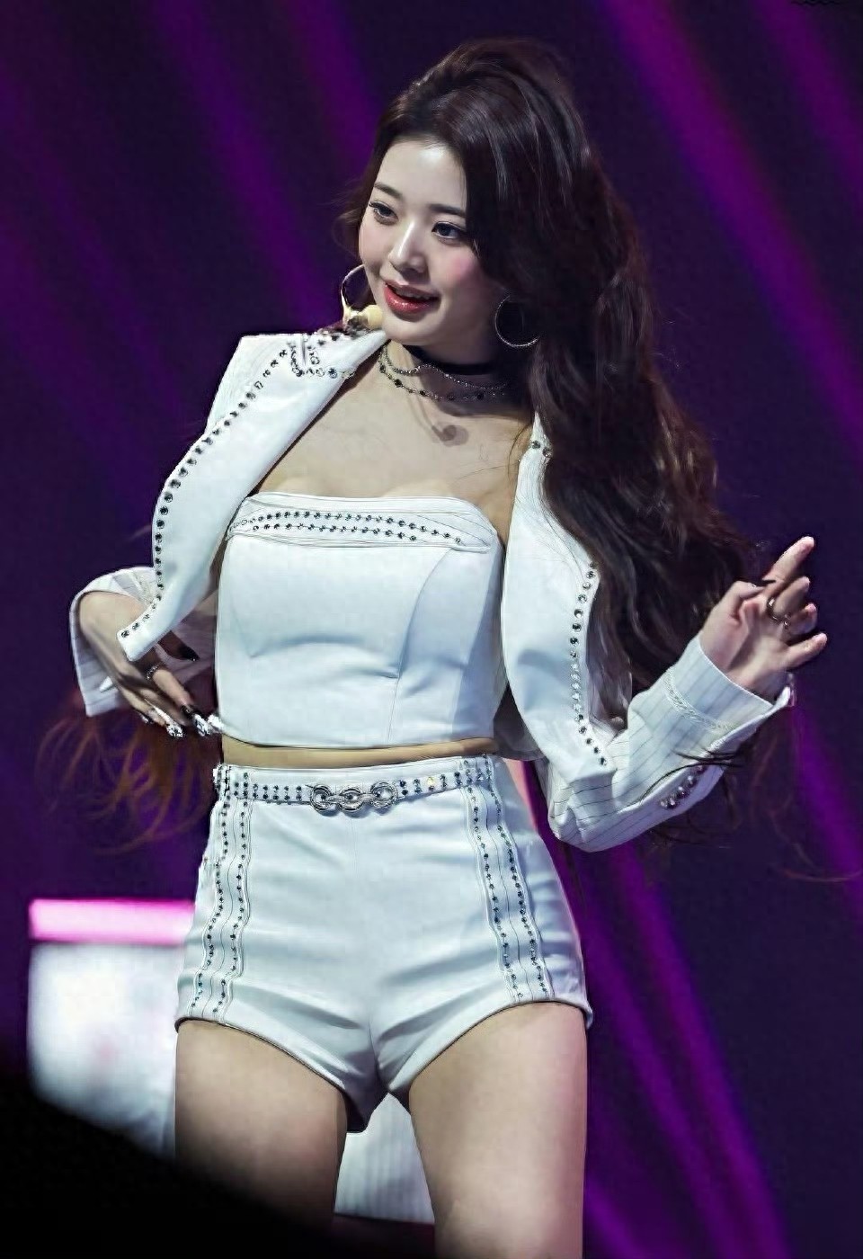 张元英舞台上好会 ???