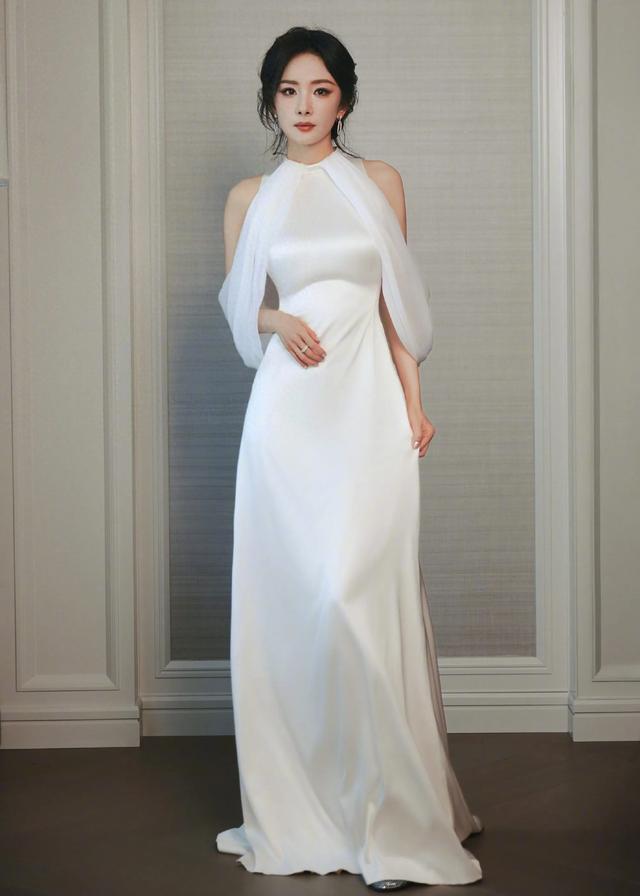 杨幂温婉大气的美女