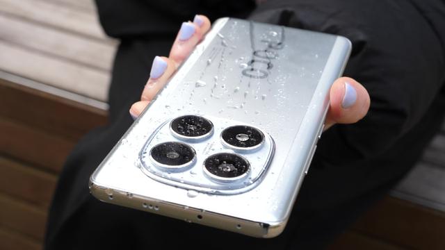 【2025手机横评】千元到万元!这6款手机闭眼买不踩雷:价格杀手