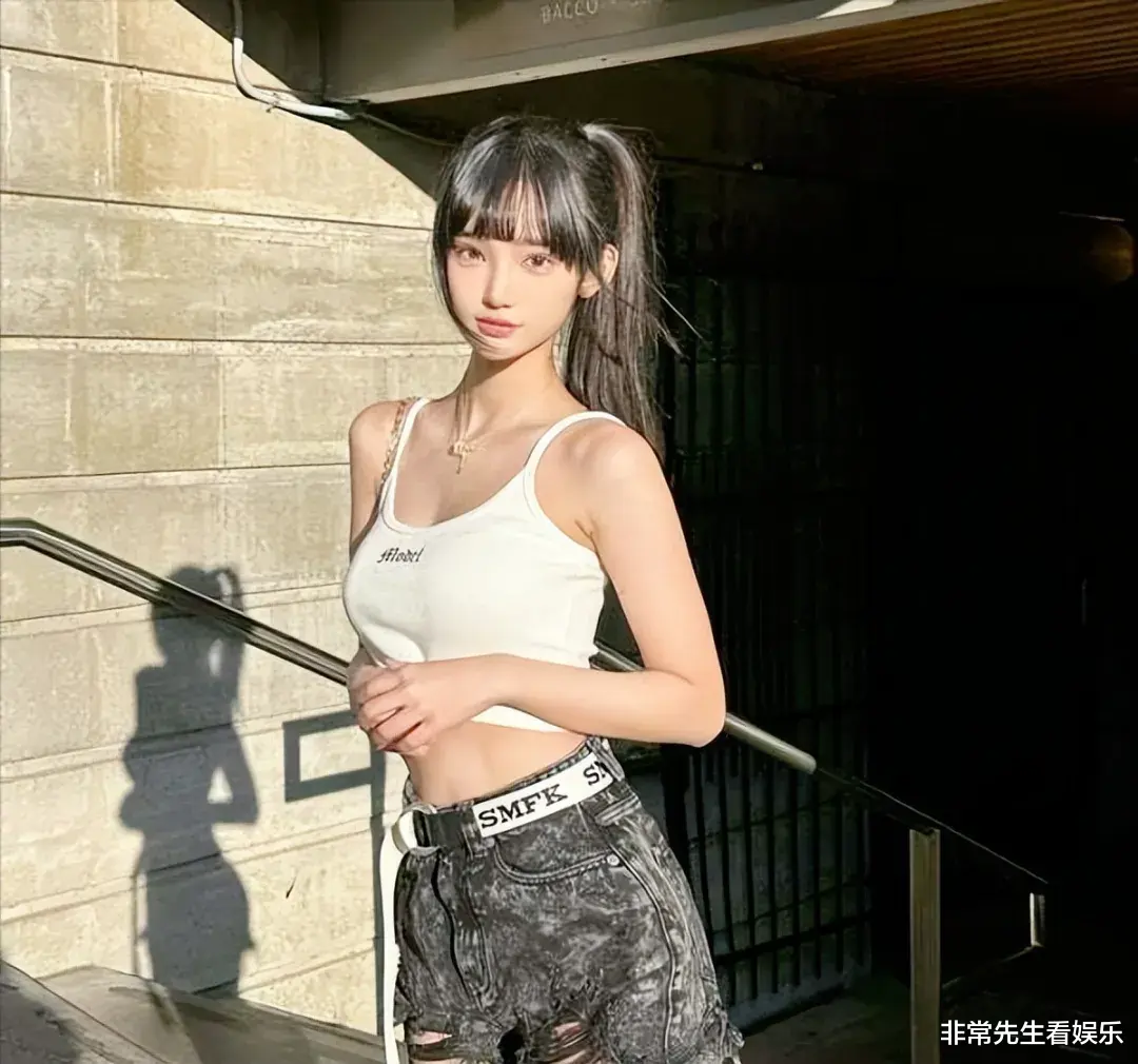 让他谈吧！女方小20岁咋了？是网红又咋了？不耽误出歌就行