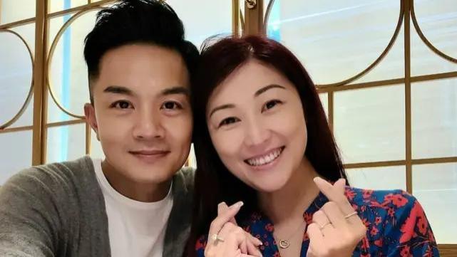 TVB金牌绿叶胡诺言送幼子读黄埔军校，结婚16载育3孩，夫妻多元发展