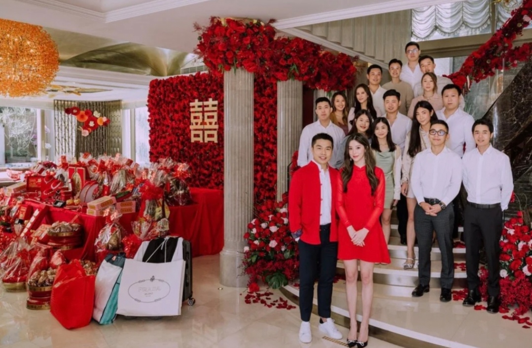 恭喜！香港豪门千金怀二胎，和莎莎太子爷甜蜜游，剖腹生子约一年