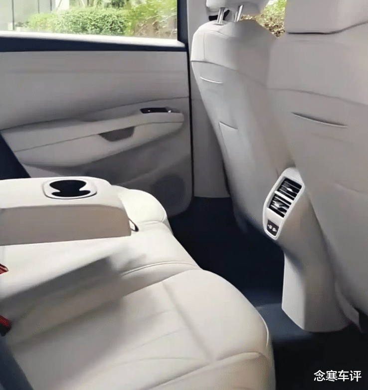 小帕萨特实锤！朗逸Pro车长4720mm，配隐藏门把手，11月就会上市