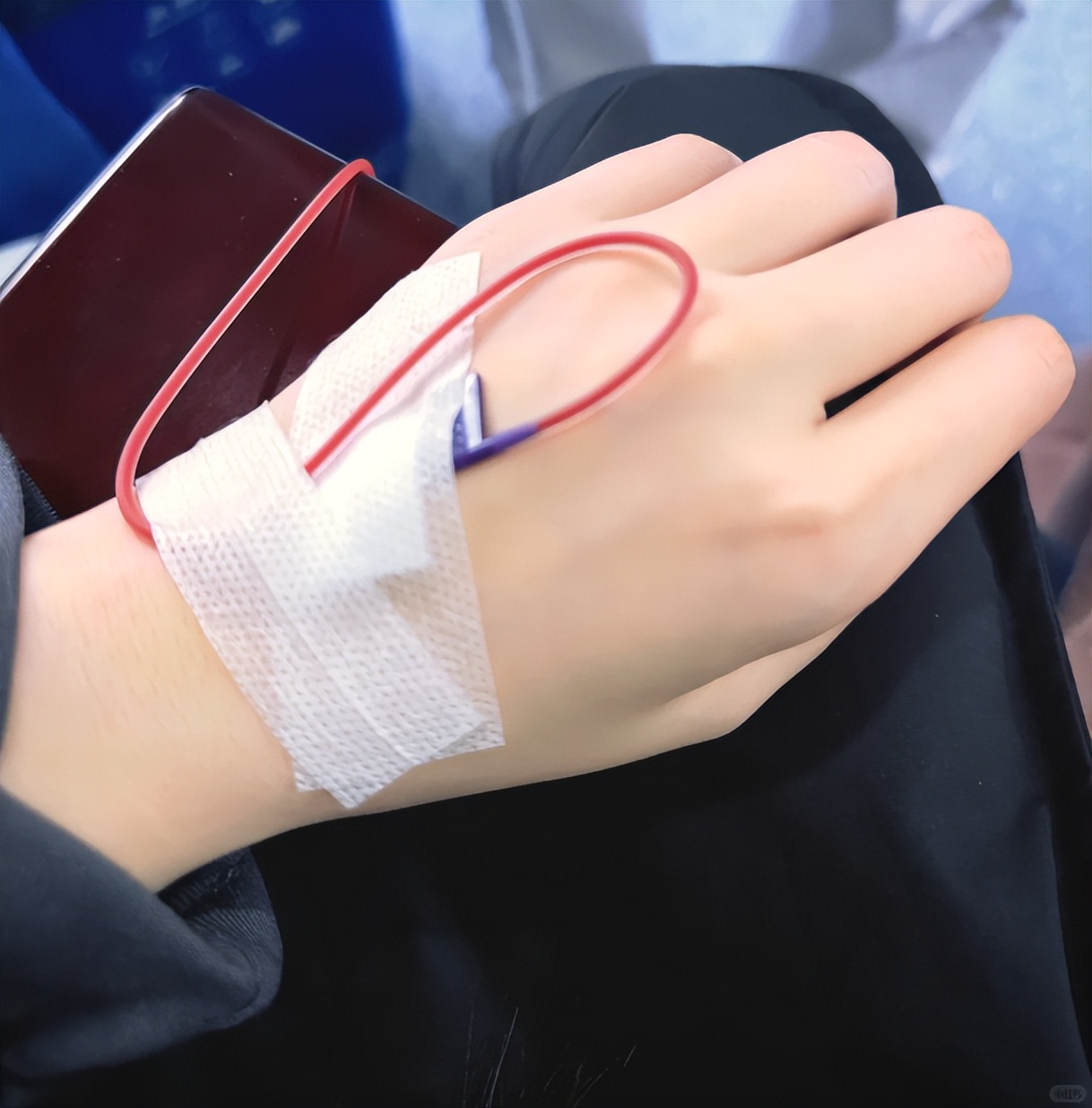 38岁张馨予瘦10斤体质变差!2个月发烧3次又输液,首次演话剧太拼