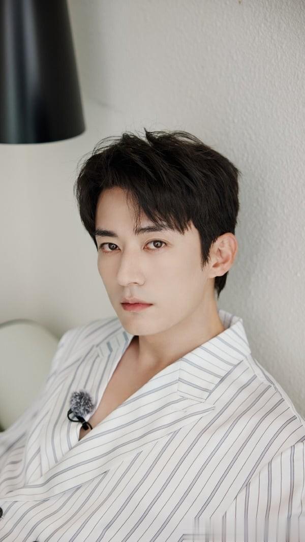 网评心中最帅剧90生TOP！《折腰》刘宇宁落榜，《藏海传》肖战第3