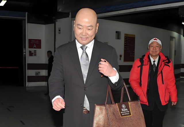 58岁郭冬临现状:身形消瘦,无儿无女定居北京,闲着没事拍拍视频