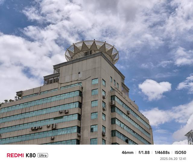 紅米 K80 至尊版上手：一臺想要和你踏實過日子的紅米手機