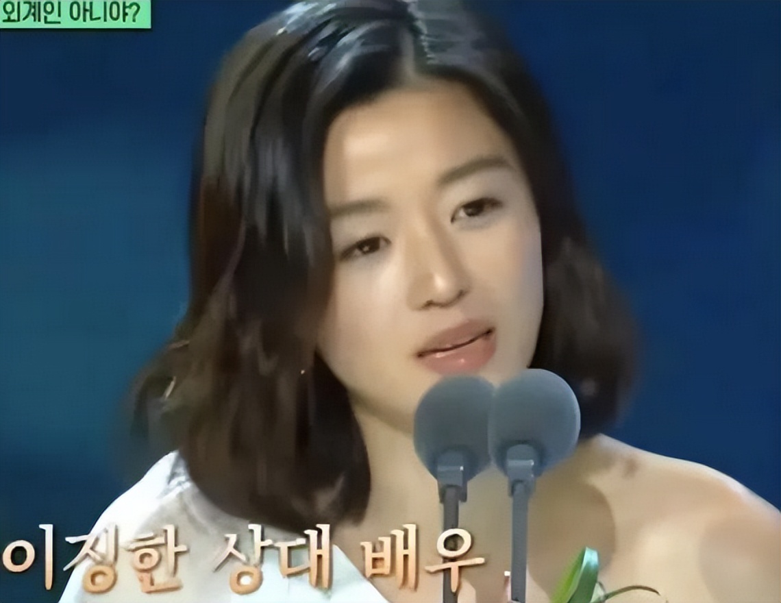 全智贤出手反击!嬉皮笑脸硬刚中国网友,韩网友怒赞“姐姐厉害”