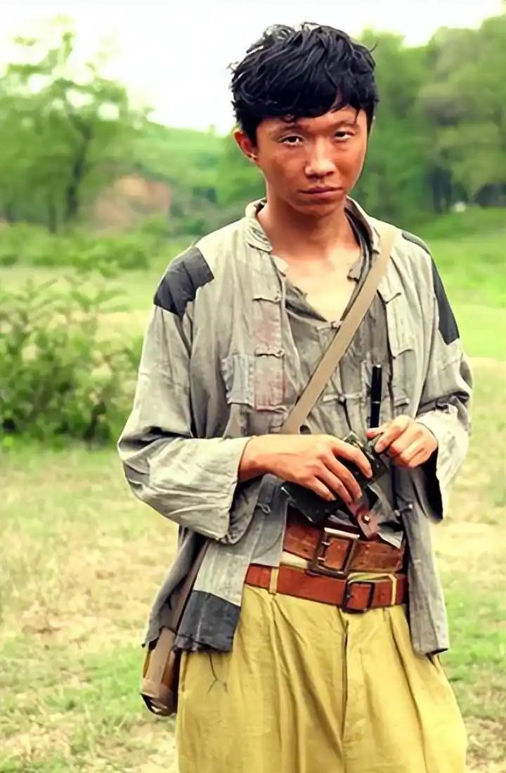 他30岁北漂失败,丑成表情包,妻子却美似高圆圆,儿女双全成赢家