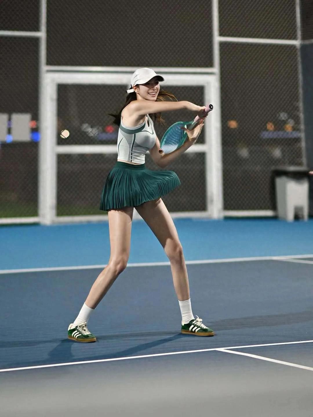 超模陈雅欣展示网球运动风姿,大秀大长腿